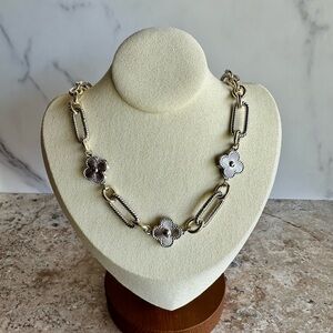 Elegant Silver Floral Necklace